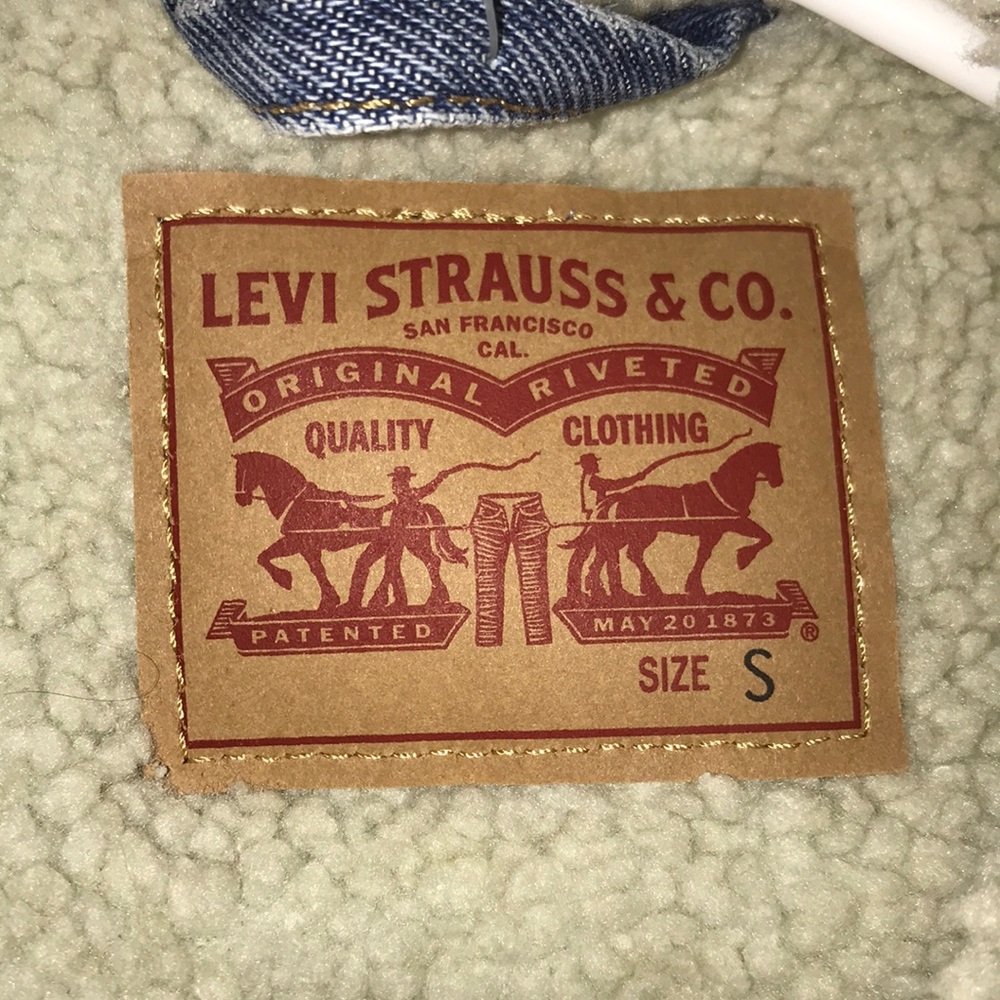 Levi’s Jean Jacket - Picture 5 of 6